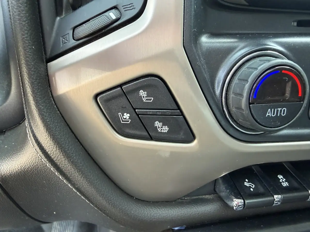 GMC Sierra 1500 снимка GMC Sierra 1500