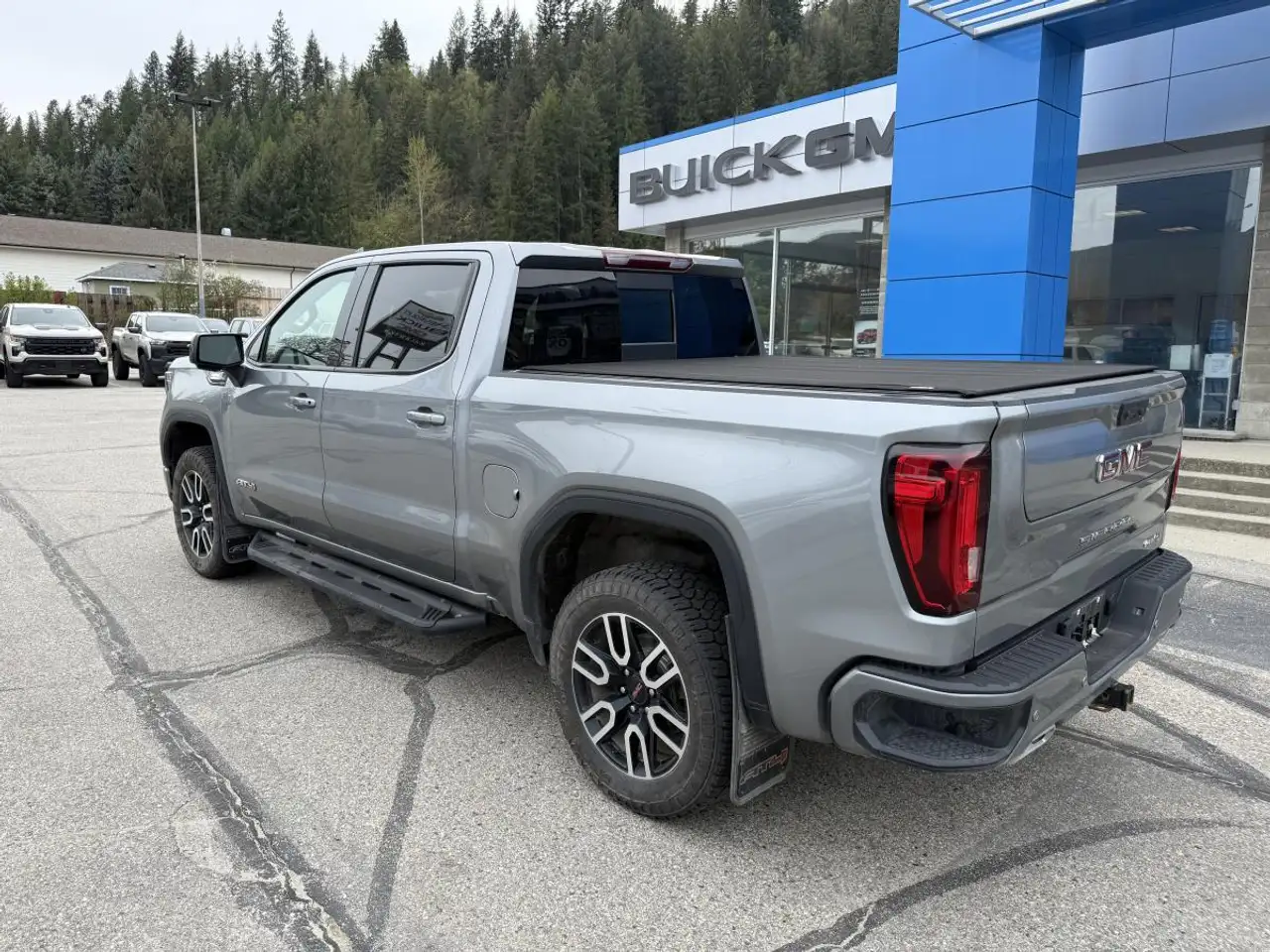 GMC Sierra 1500 снимка GMC Sierra 1500