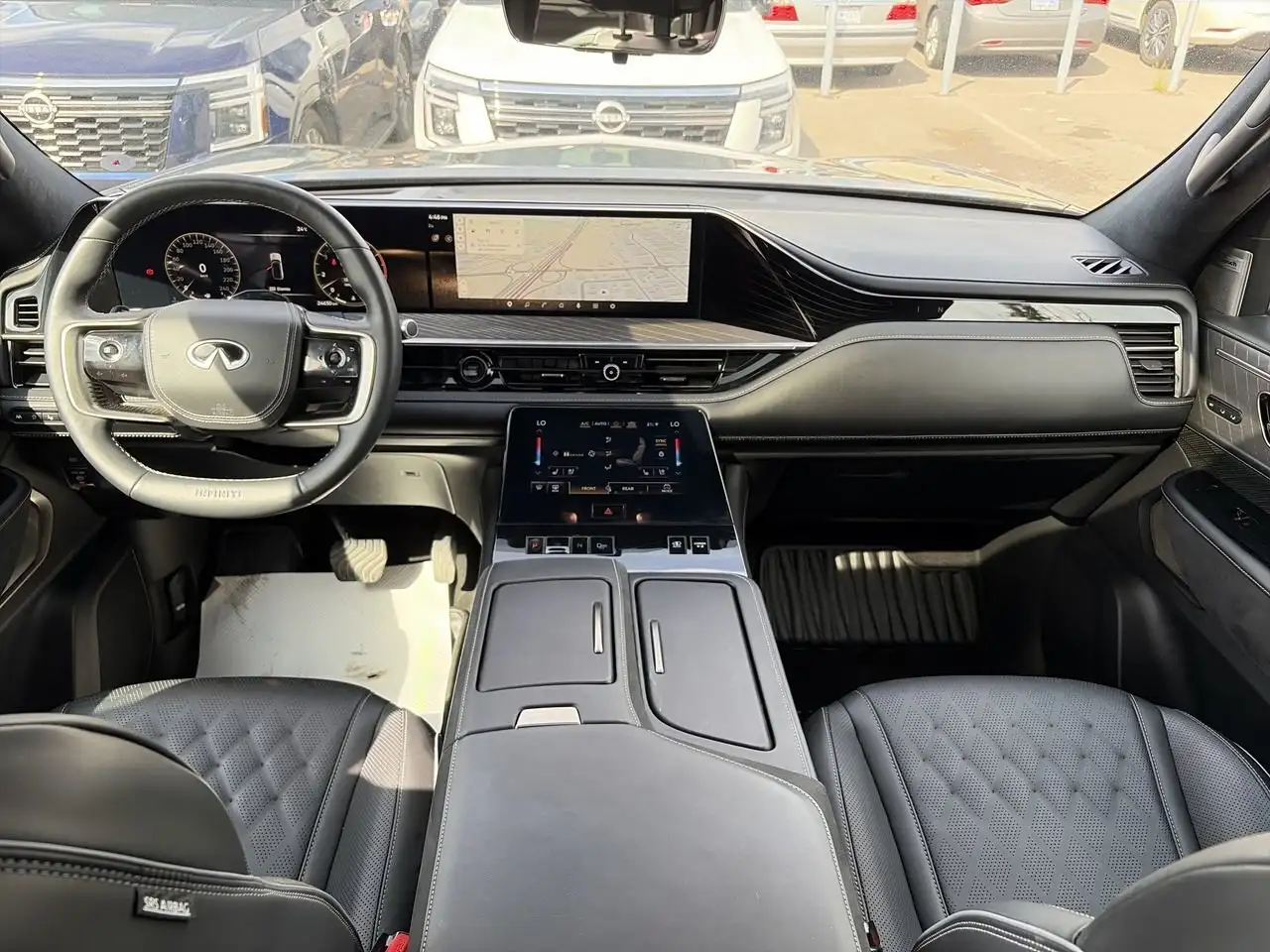Infiniti QX80 photo Infiniti QX80