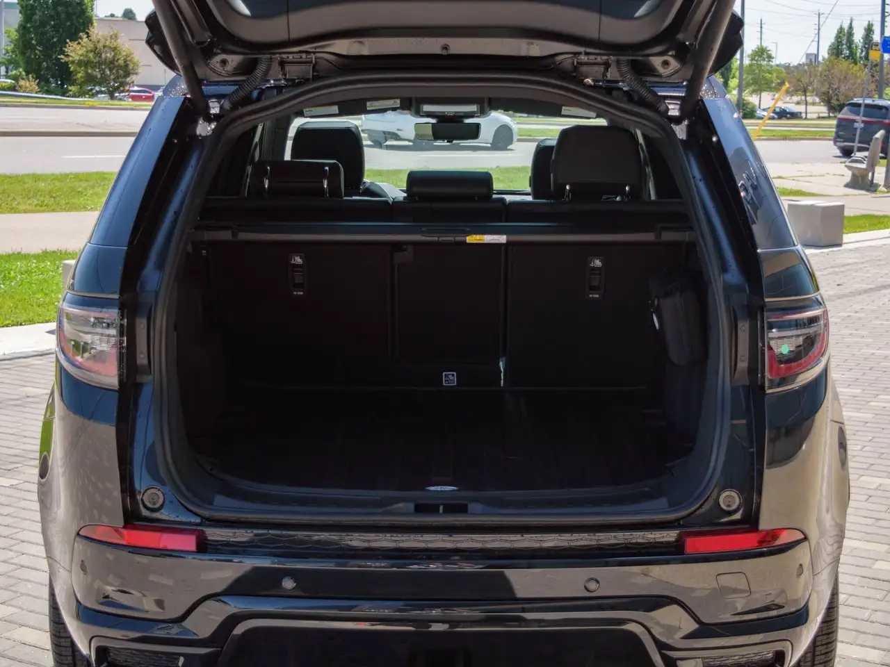 Land Rover Discovery Sport снимка Land Rover Discovery Sport