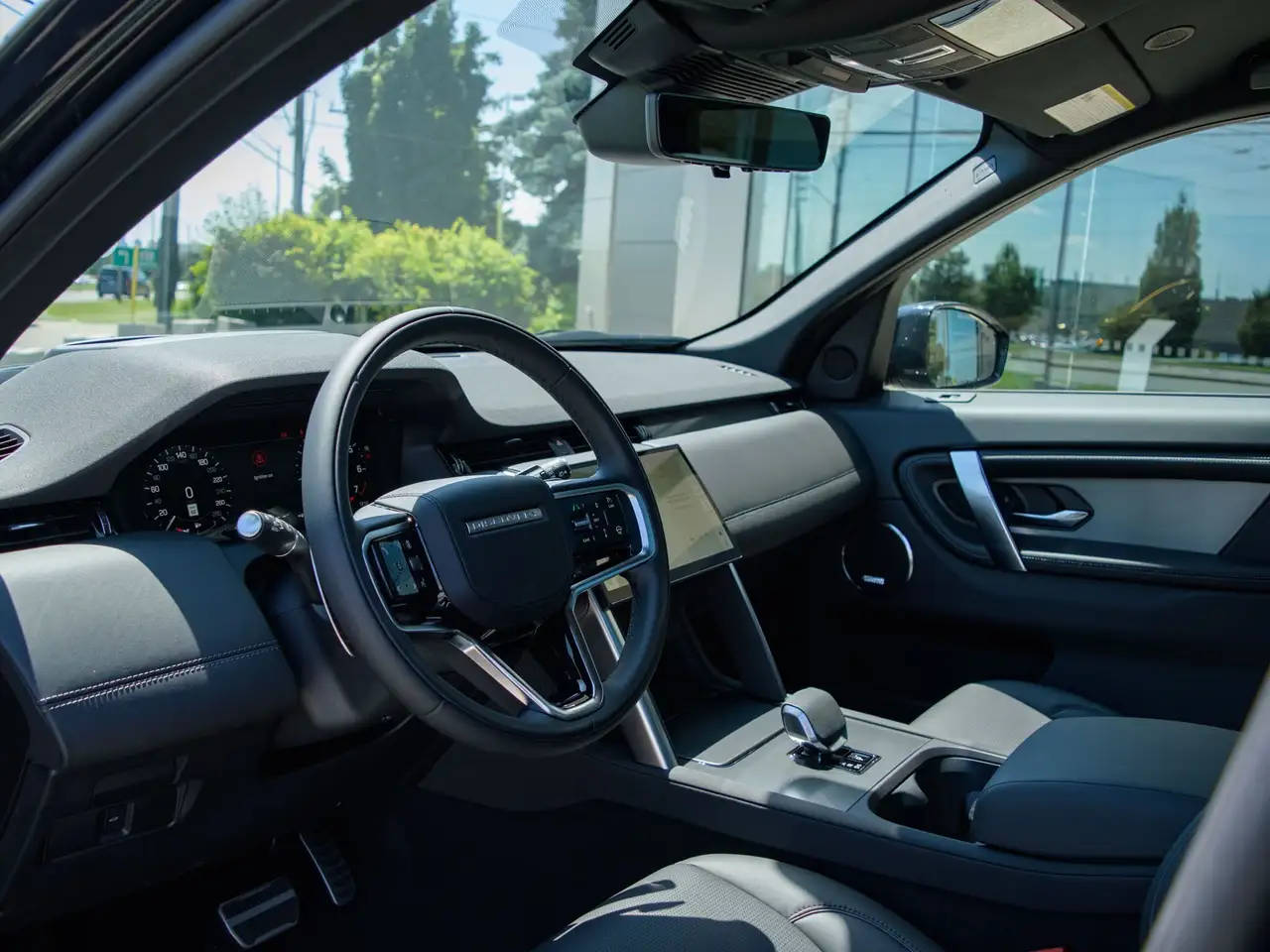 Land Rover Discovery Sport снимка Land Rover Discovery Sport