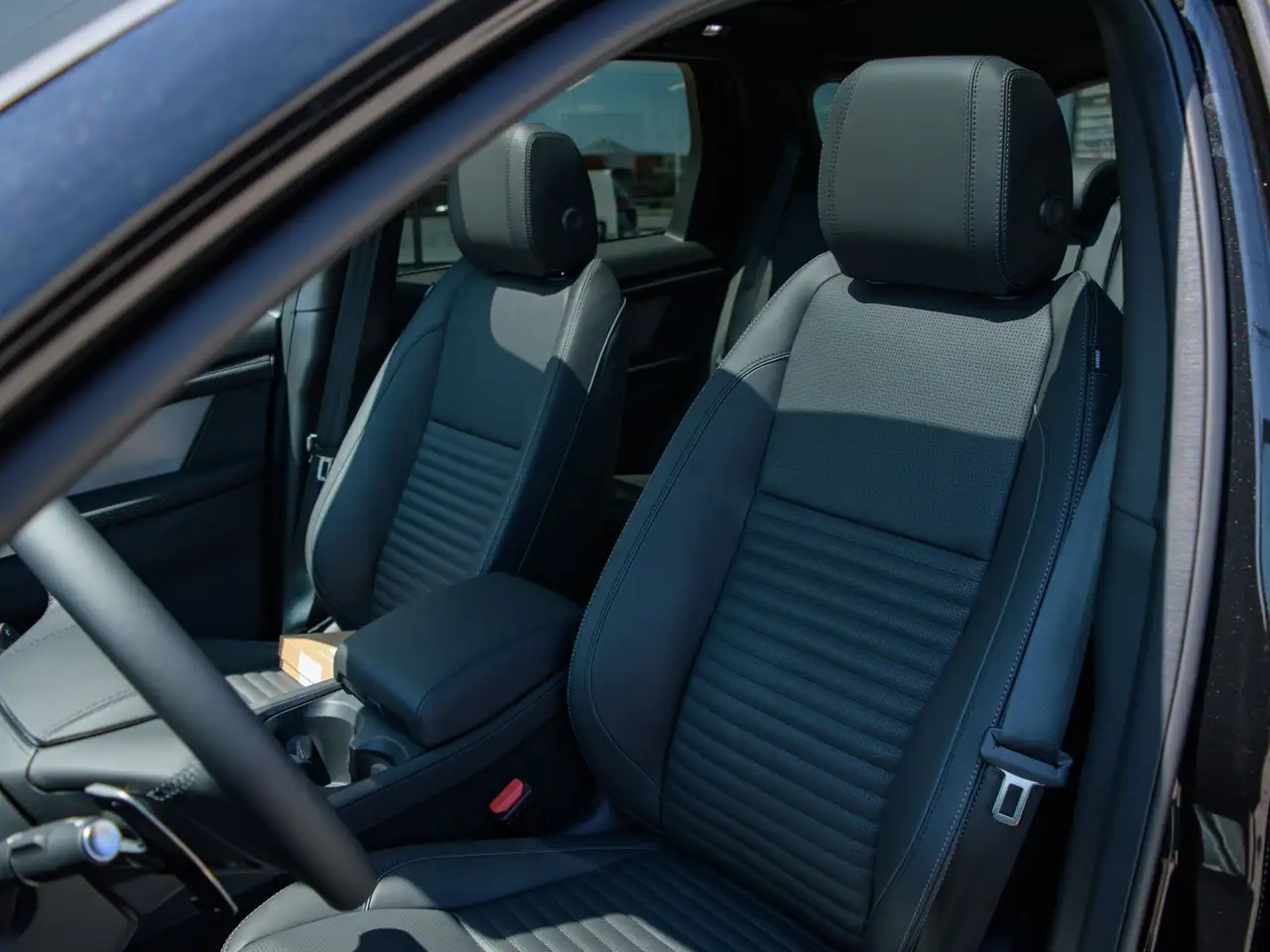 Land Rover Discovery Sport снимка Land Rover Discovery Sport