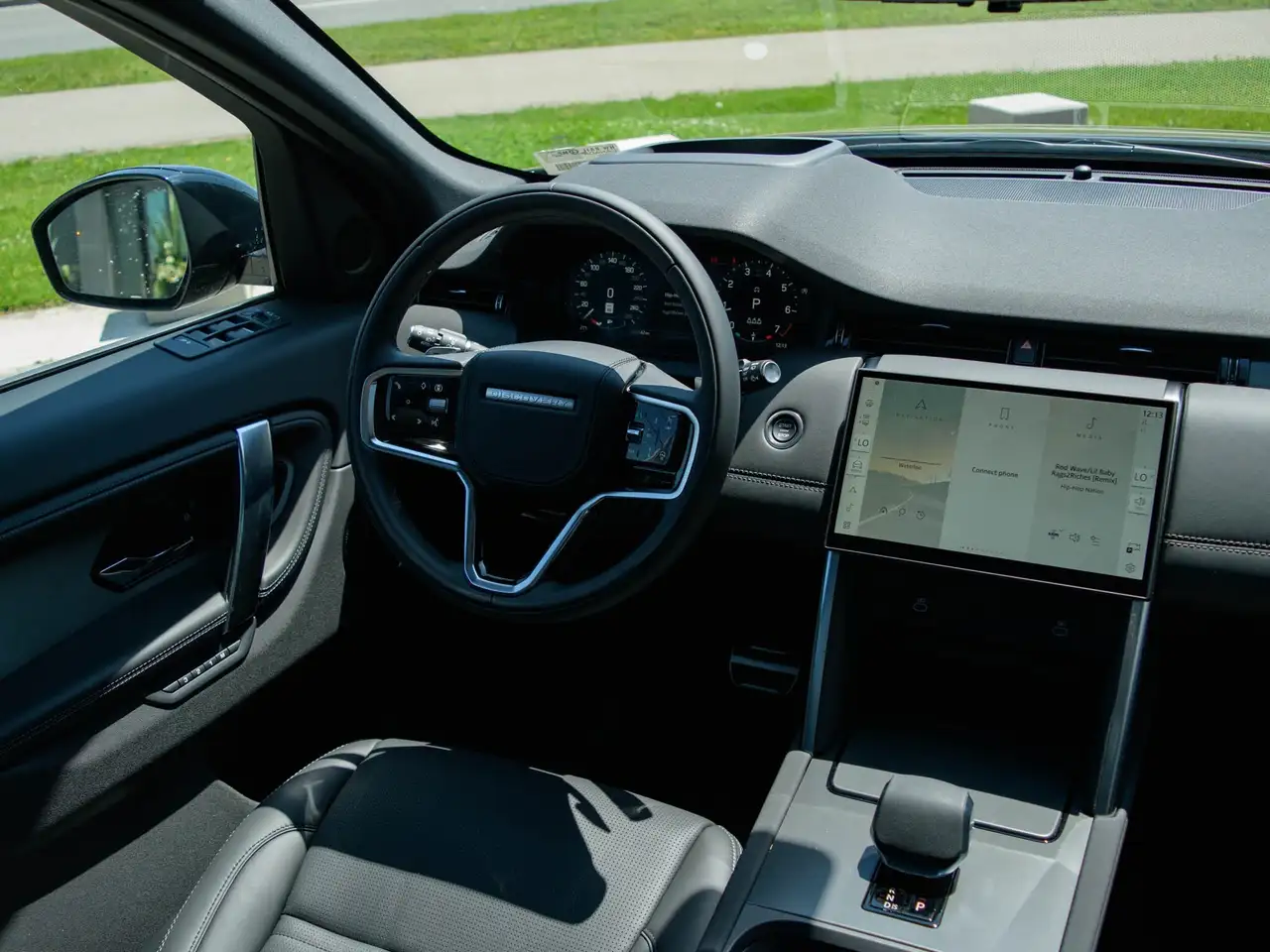 Land Rover Discovery Sport снимка Land Rover Discovery Sport