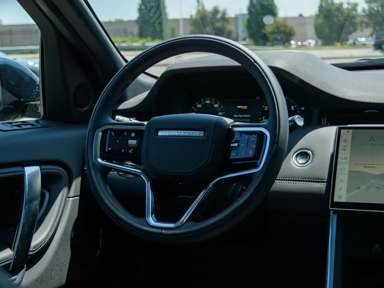 Land Rover Discovery Sport снимка Land Rover Discovery Sport
