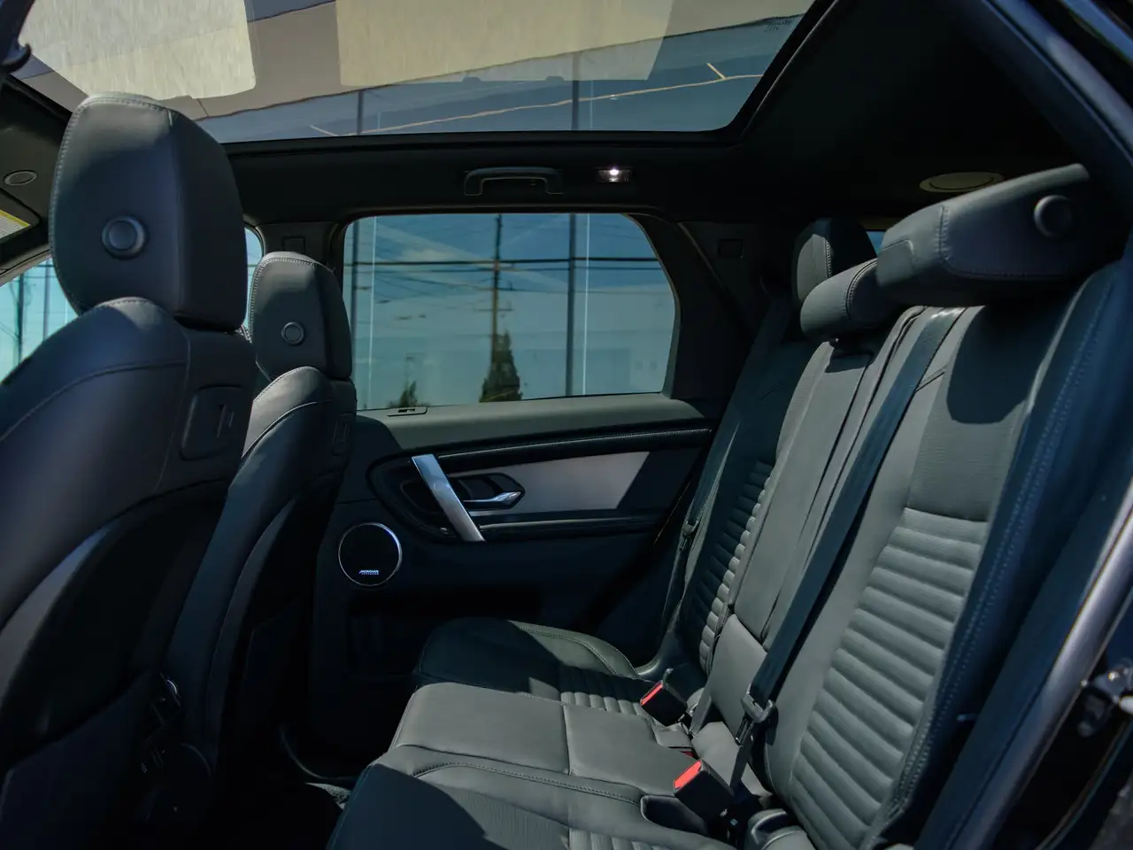 Land Rover Discovery Sport снимка Land Rover Discovery Sport