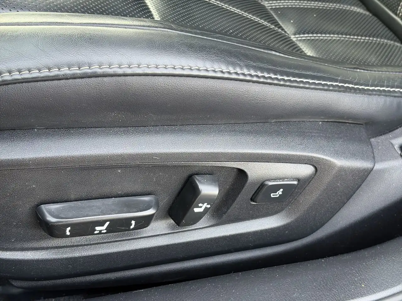 Lexus ES снимка Lexus ES