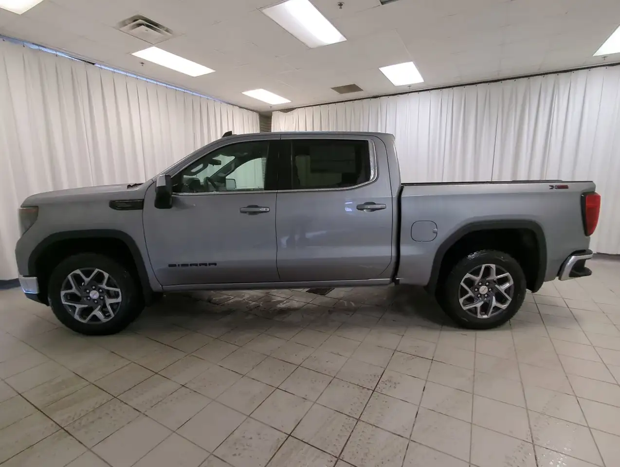 GMC Sierra 1500 снимка GMC Sierra 1500