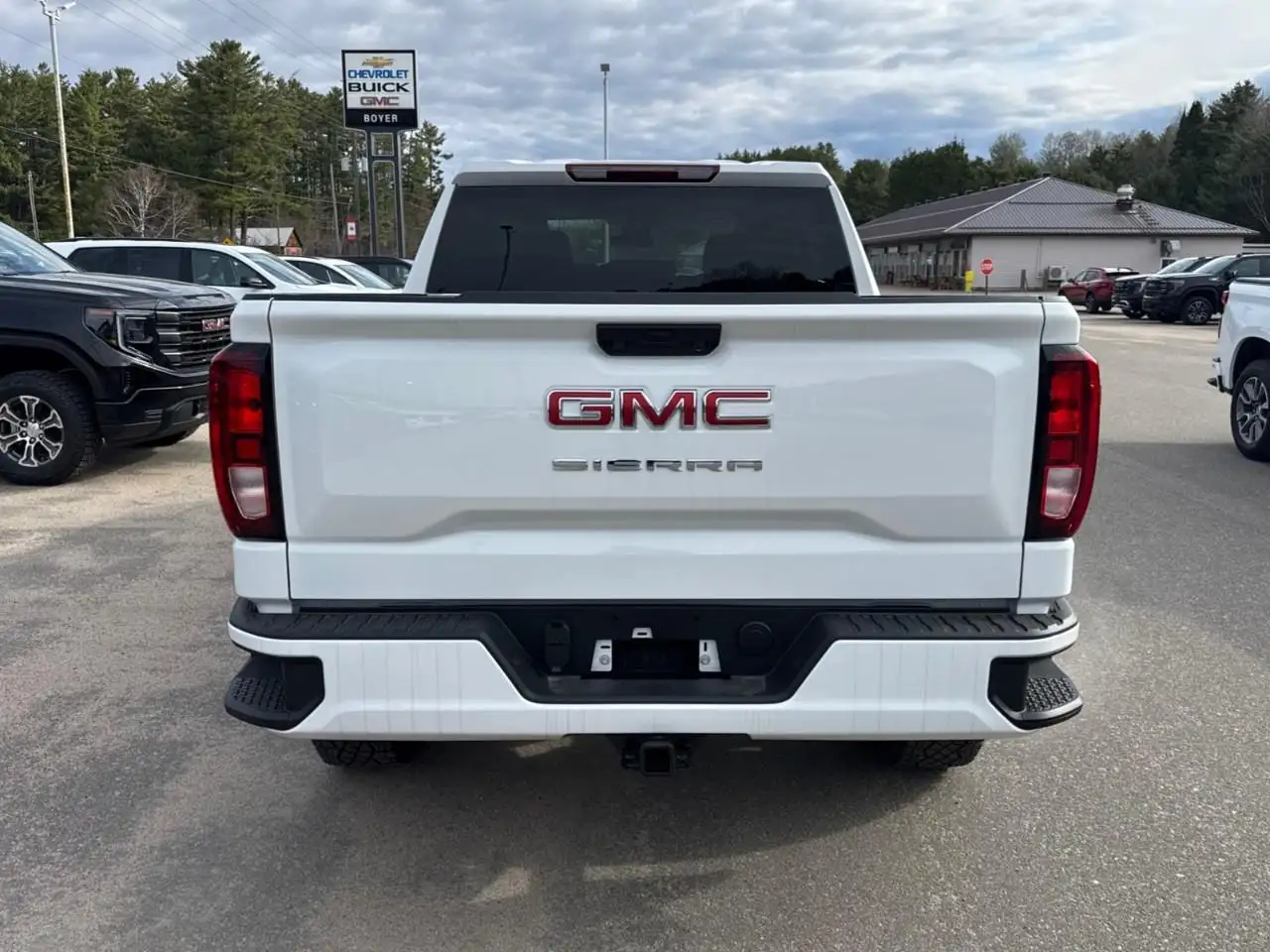 GMC Sierra 1500 снимка GMC Sierra 1500