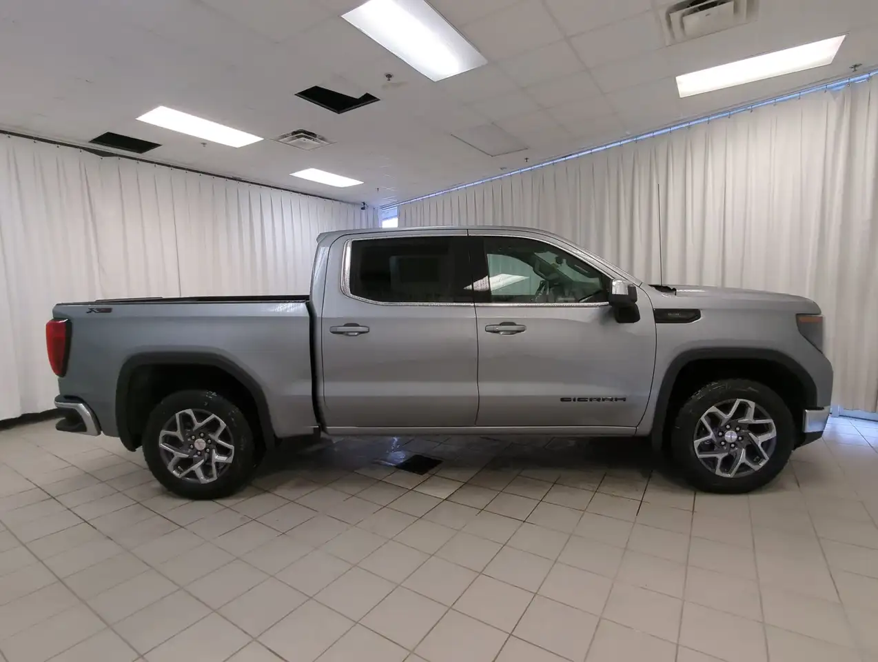 GMC Sierra 1500 снимка GMC Sierra 1500