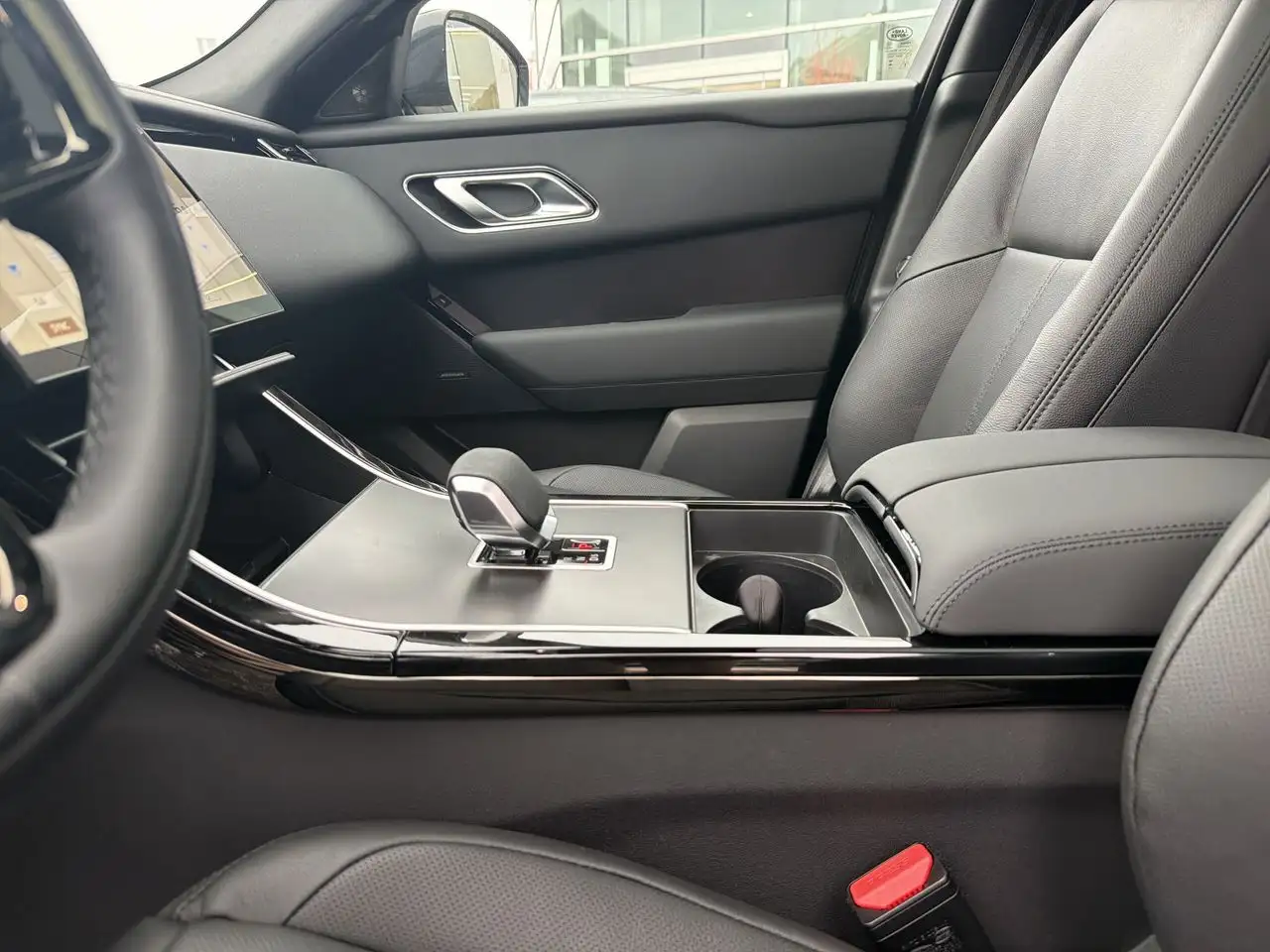 Land Rover Range Rover Velar снимка Land Rover Range Rover Velar