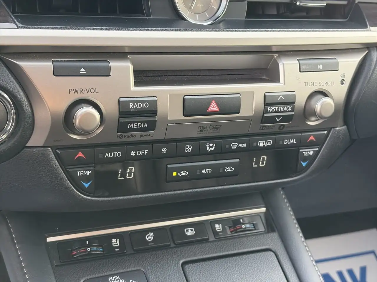 Lexus ES снимка Lexus ES
