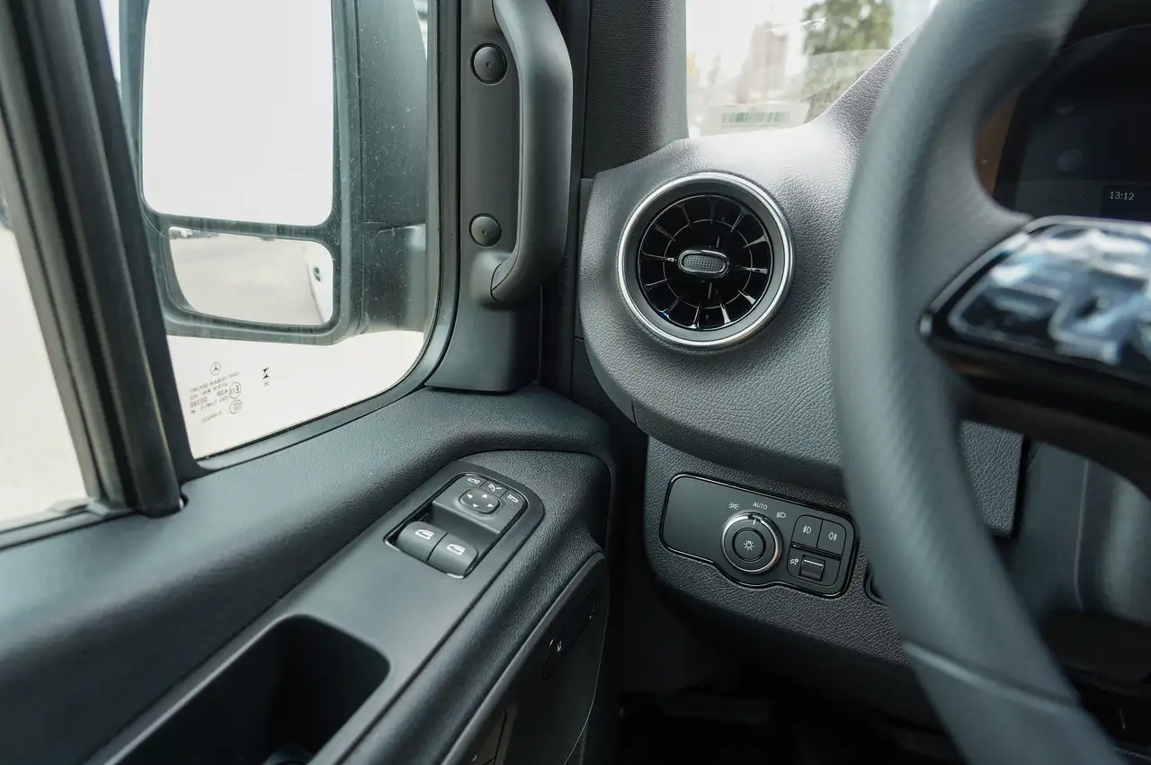 Mercedes-Benz Sprinter снимка Mercedes-Benz Sprinter