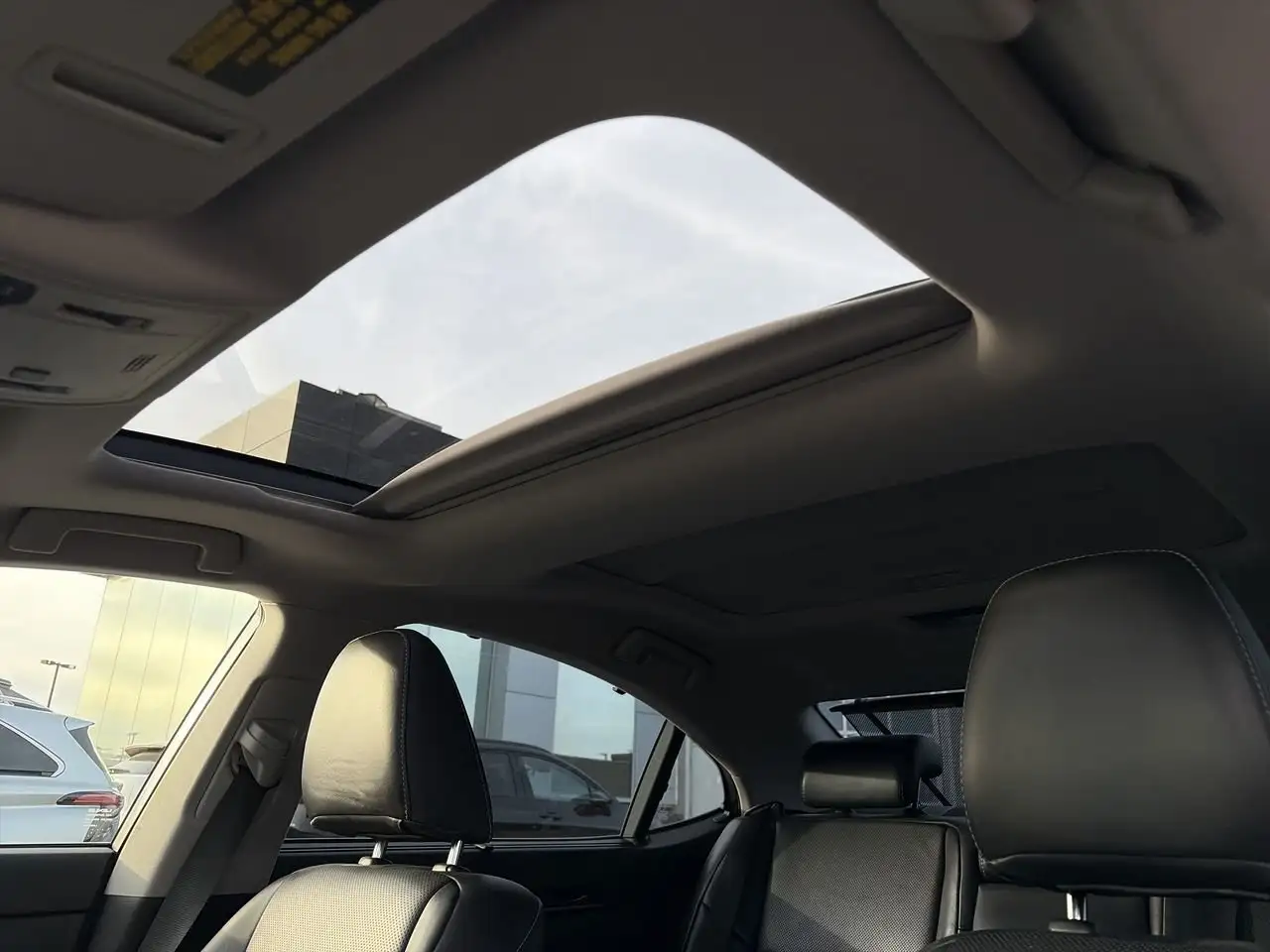 Lexus ES снимка Lexus ES