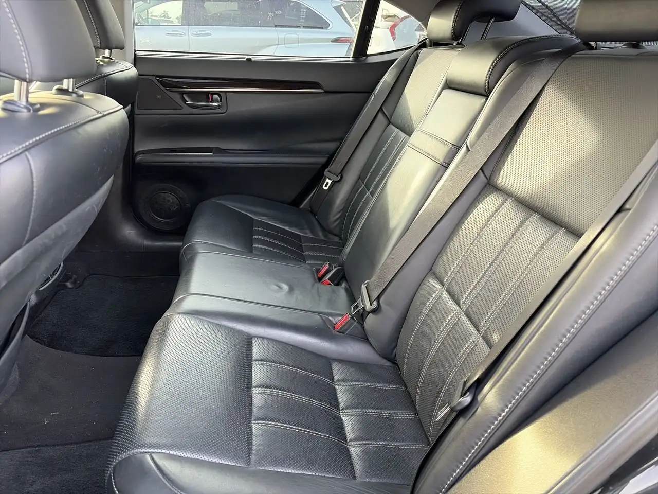 Lexus ES снимка Lexus ES