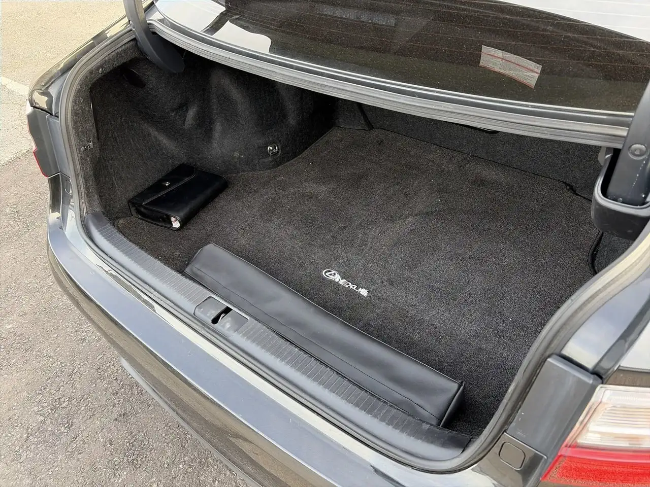 Lexus ES снимка Lexus ES