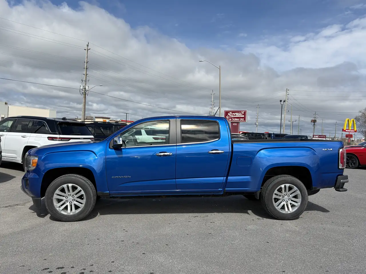 GMC Canyon photo GMC Canyon
