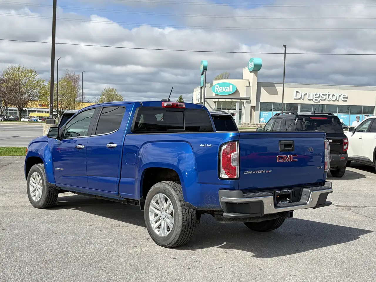 GMC Canyon photo GMC Canyon