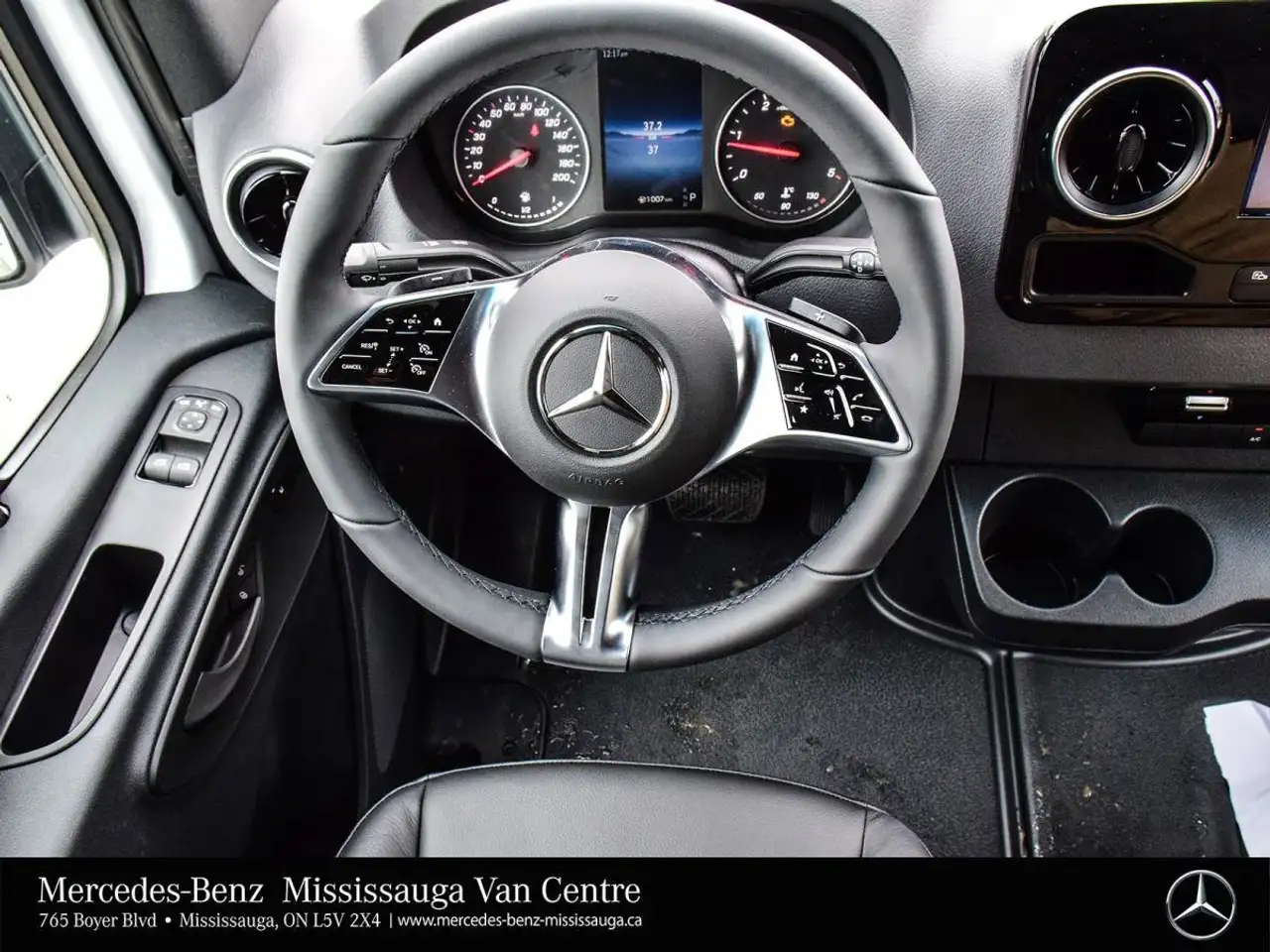 Mercedes-Benz Sprinter снимка Mercedes-Benz Sprinter