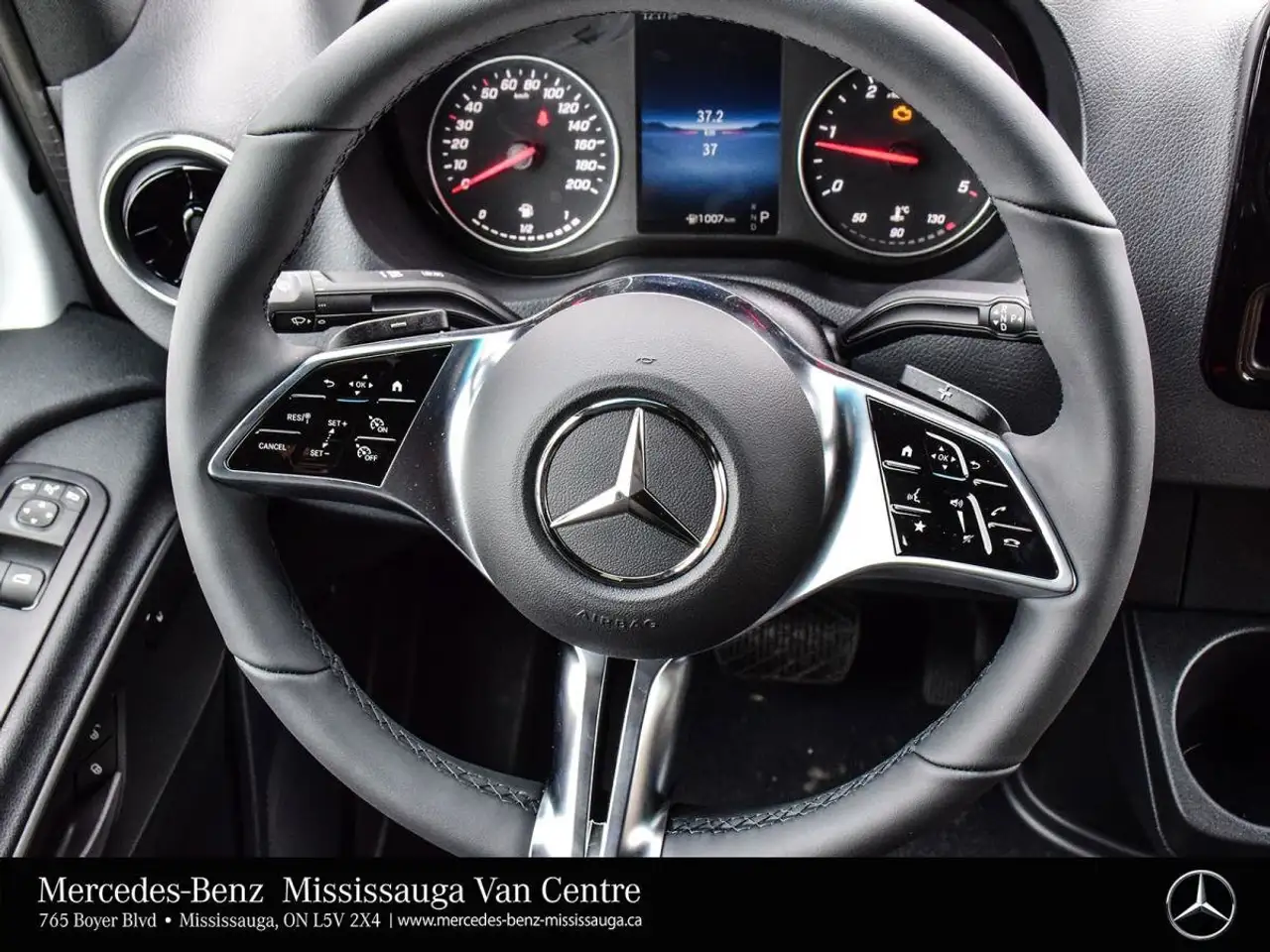 Mercedes-Benz Sprinter снимка Mercedes-Benz Sprinter