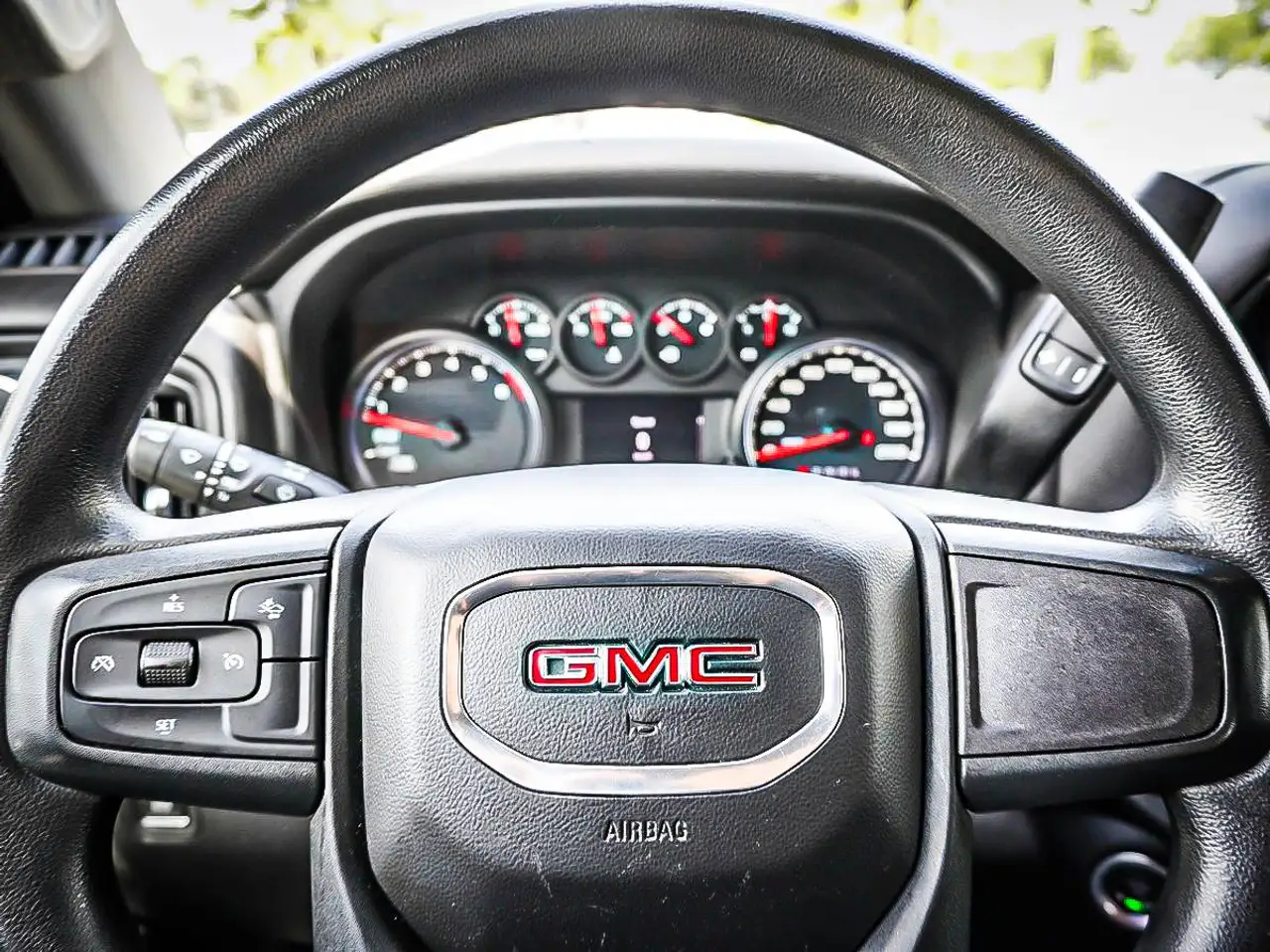 GMC Sierra 1500 photo GMC Sierra 1500