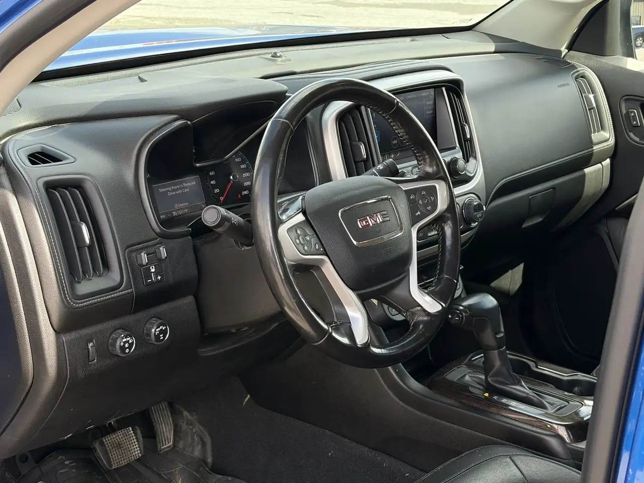 GMC Canyon photo GMC Canyon