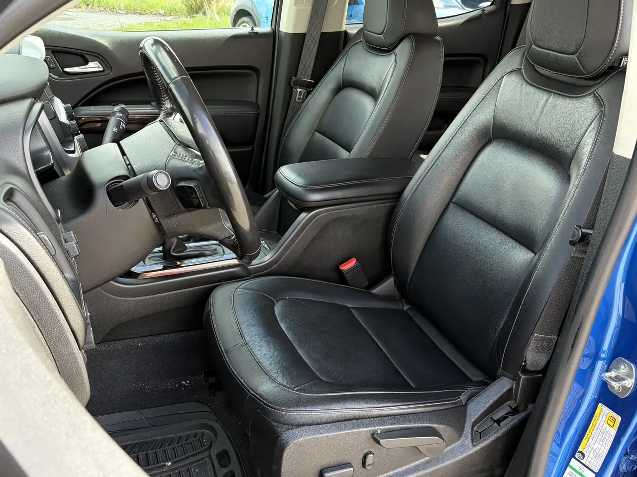 GMC Canyon photo GMC Canyon