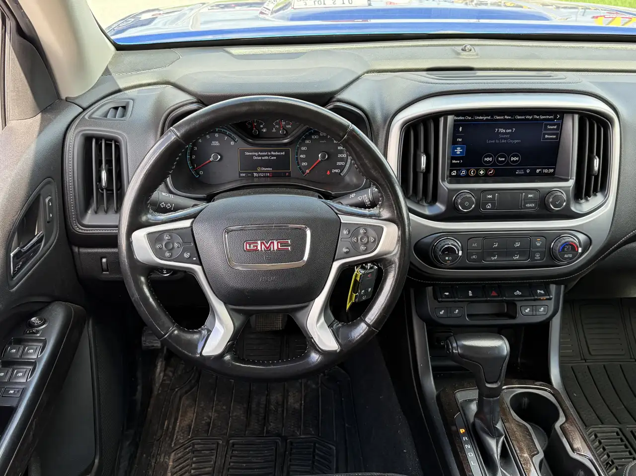 GMC Canyon photo GMC Canyon