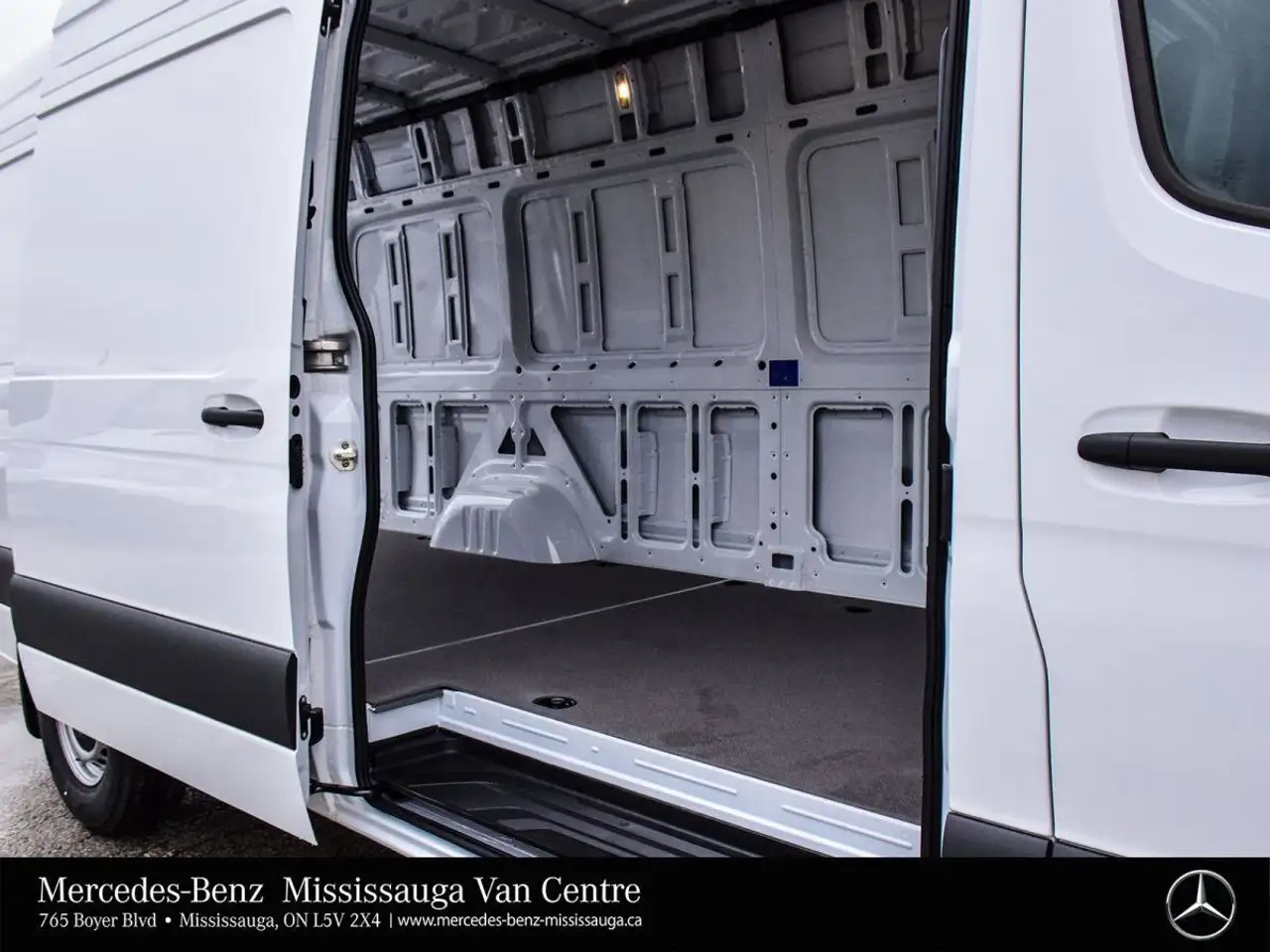 Mercedes-Benz Sprinter снимка Mercedes-Benz Sprinter