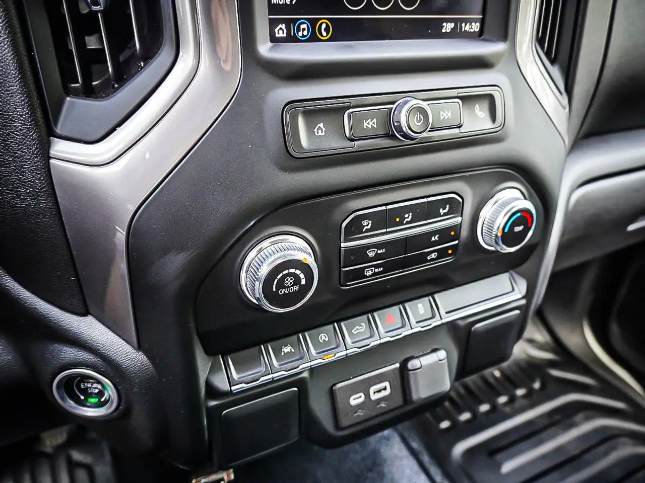 GMC Sierra 1500 photo GMC Sierra 1500