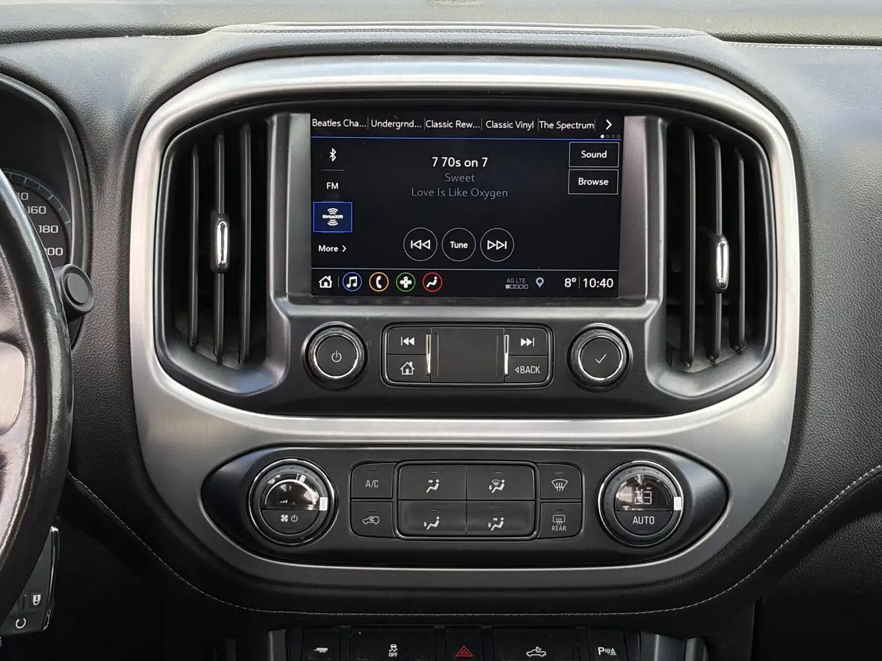GMC Canyon photo GMC Canyon