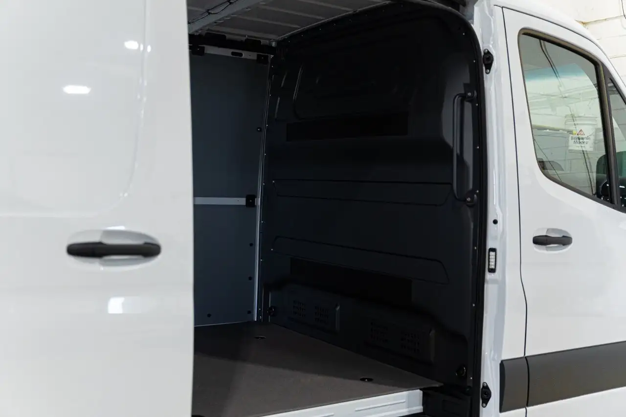 Mercedes-Benz Sprinter снимка Mercedes-Benz Sprinter