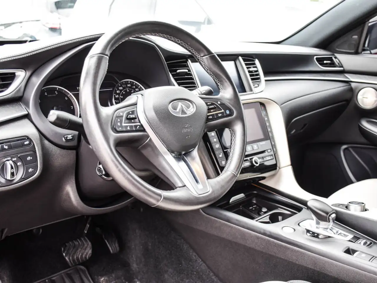 Infiniti QX55 снимка Infiniti QX55