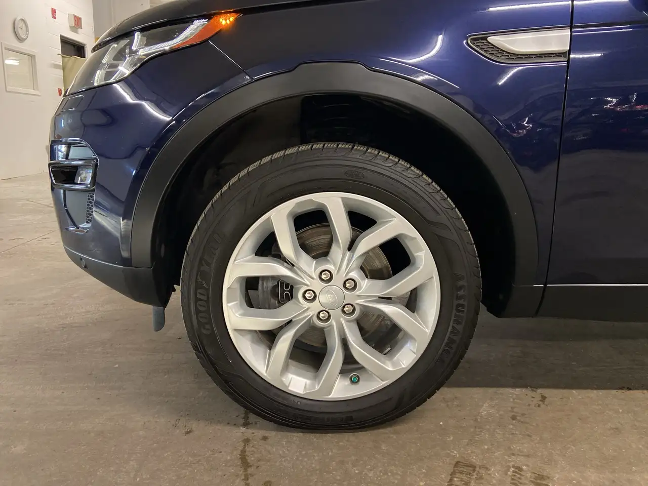 Land Rover Discovery Sport снимка Land Rover Discovery Sport