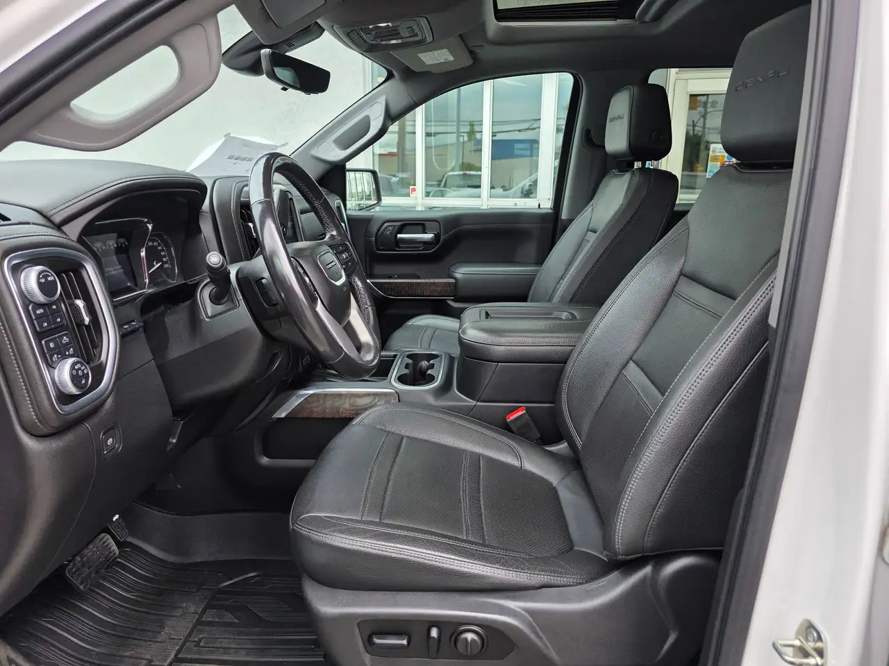 GMC Sierra 1500 снимка GMC Sierra 1500