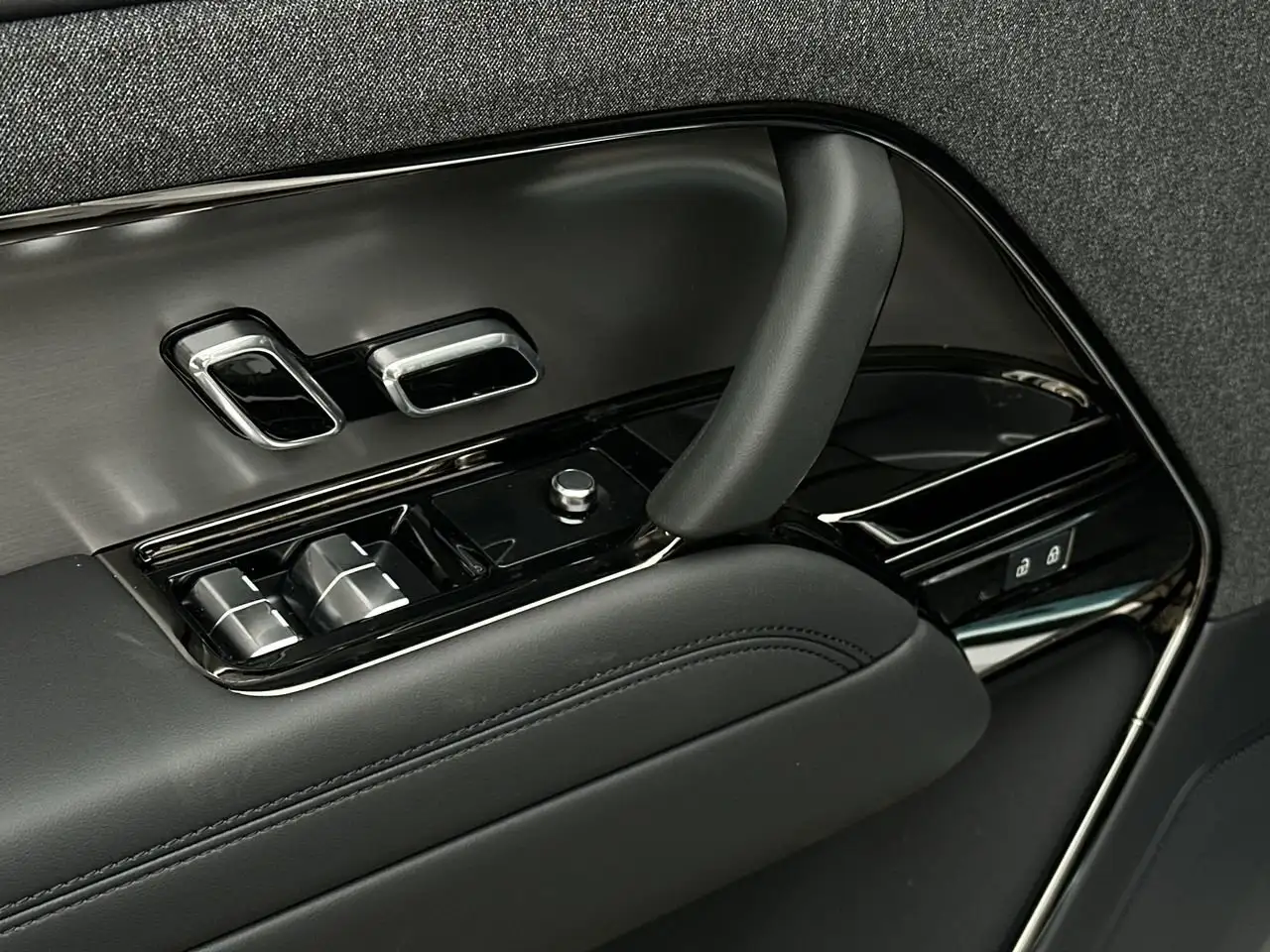 Land Rover Range Rover Sport снимка Land Rover Range Rover Sport