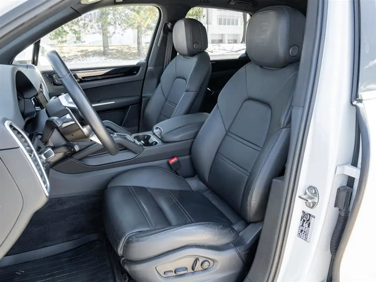 Porsche Cayenne снимка Porsche Cayenne