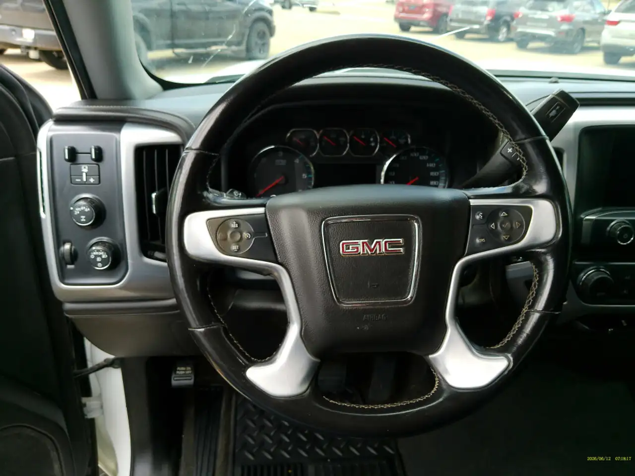GMC Sierra 1500 снимка GMC Sierra 1500
