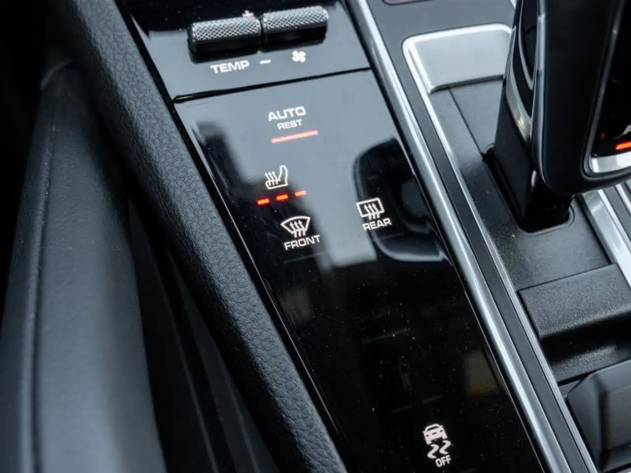 Porsche Cayenne снимка Porsche Cayenne