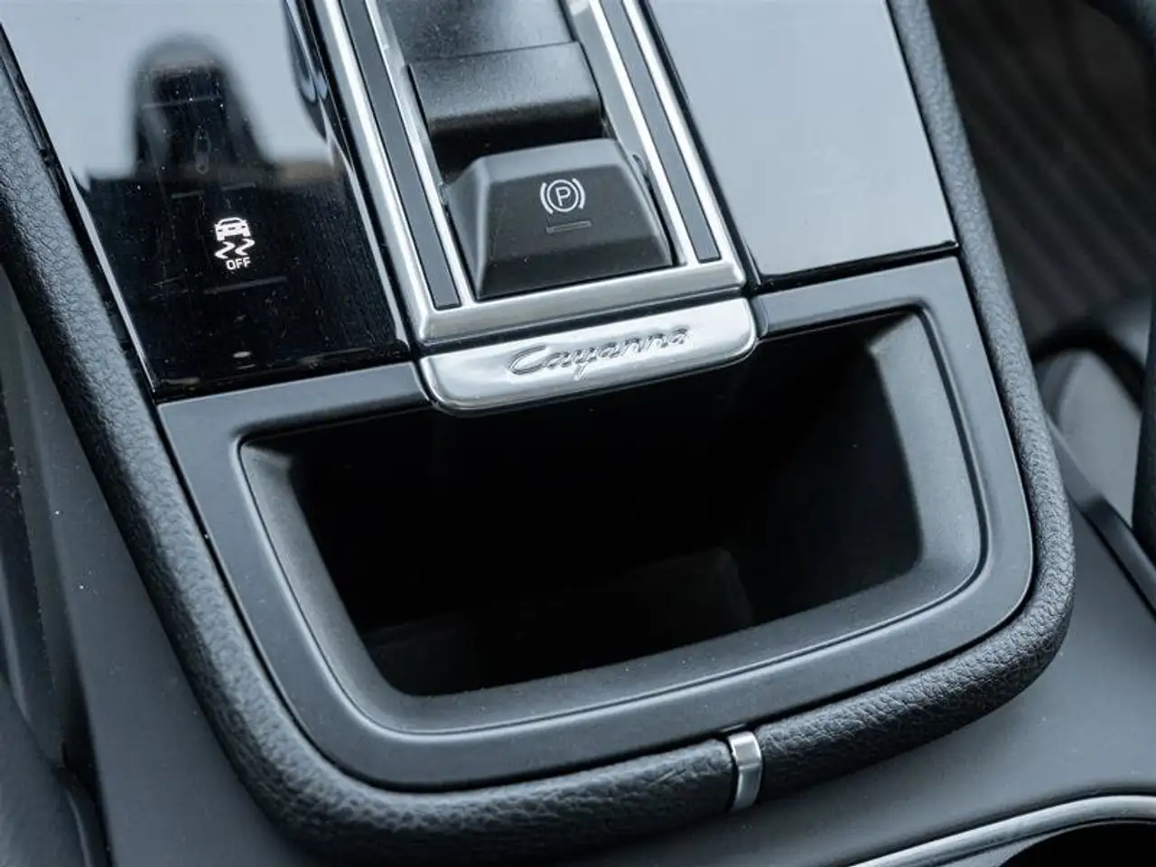 Porsche Cayenne снимка Porsche Cayenne