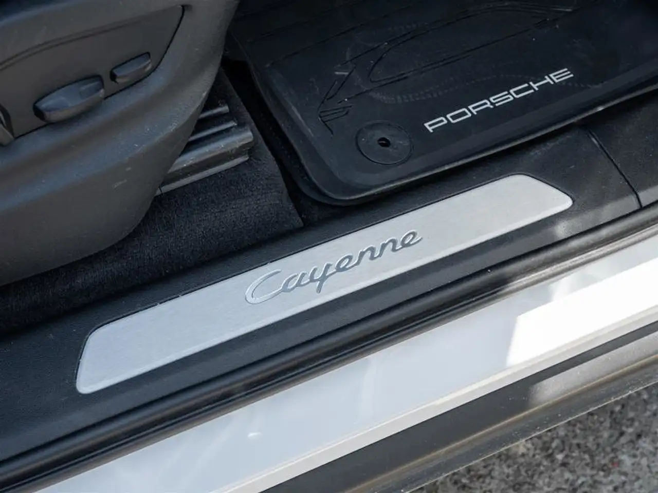 Porsche Cayenne снимка Porsche Cayenne