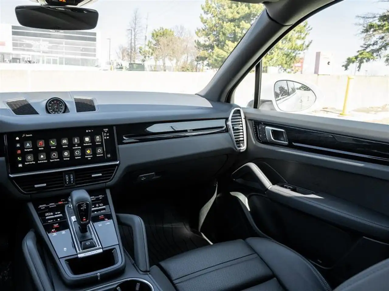 Porsche Cayenne снимка Porsche Cayenne