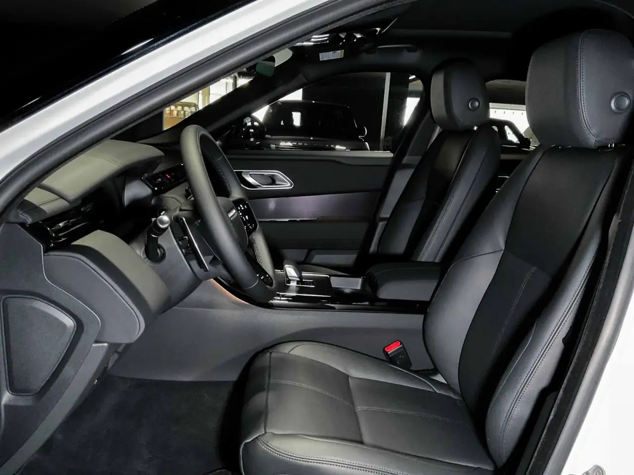 Land Rover Range Rover Velar снимка Land Rover Range Rover Velar