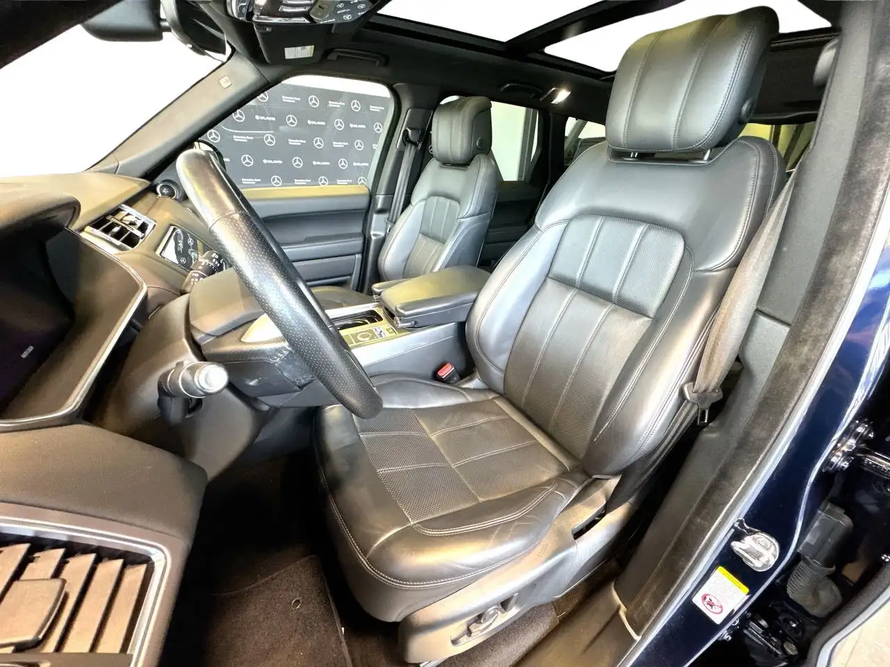 Land Rover Range Rover Sport снимка Land Rover Range Rover Sport