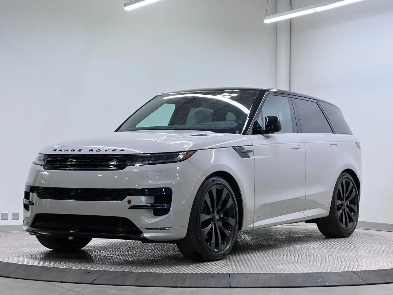 Land Rover Range Rover Sport снимка Land Rover Range Rover Sport