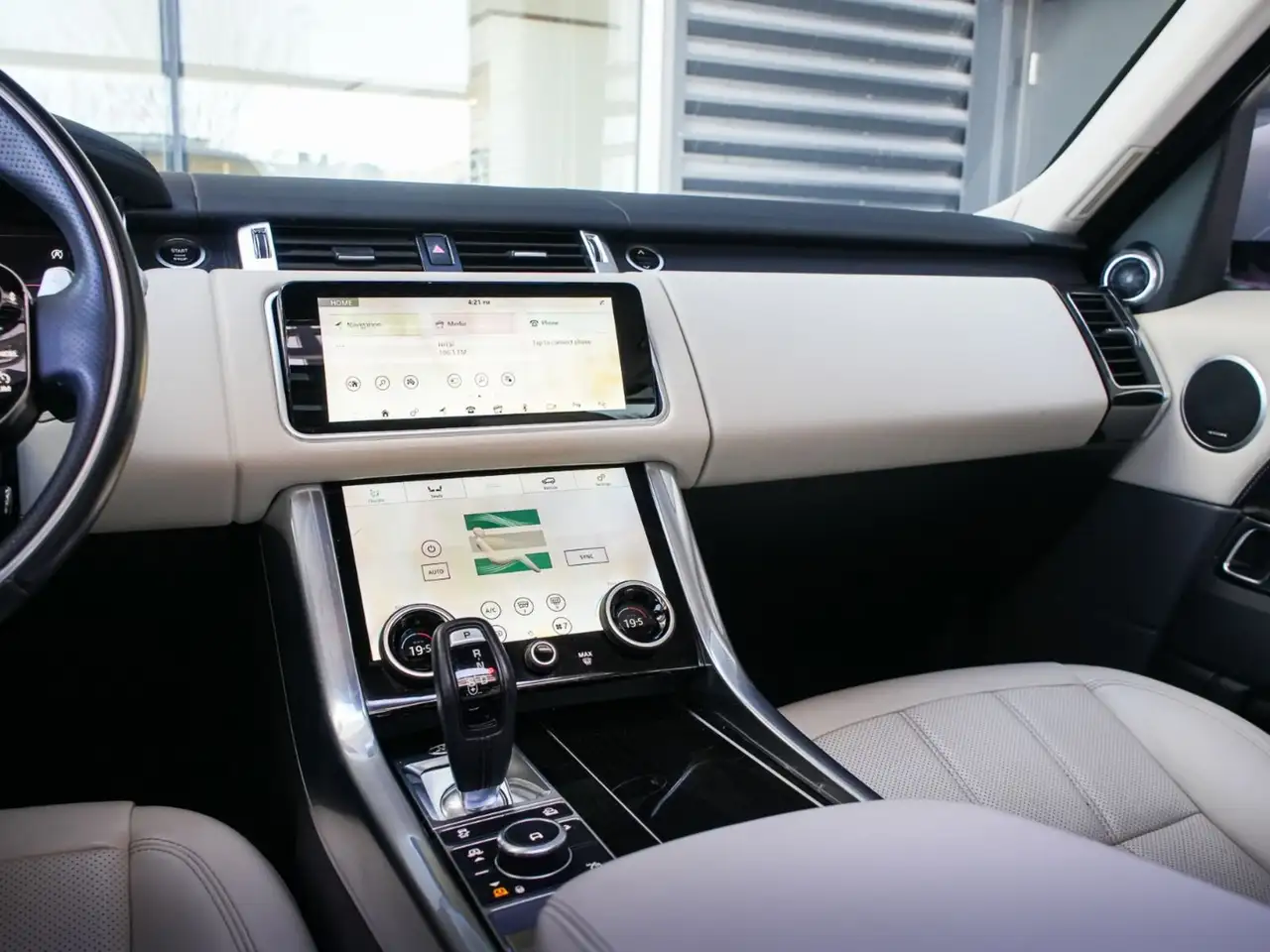 Land Rover Range Rover Sport снимка Land Rover Range Rover Sport