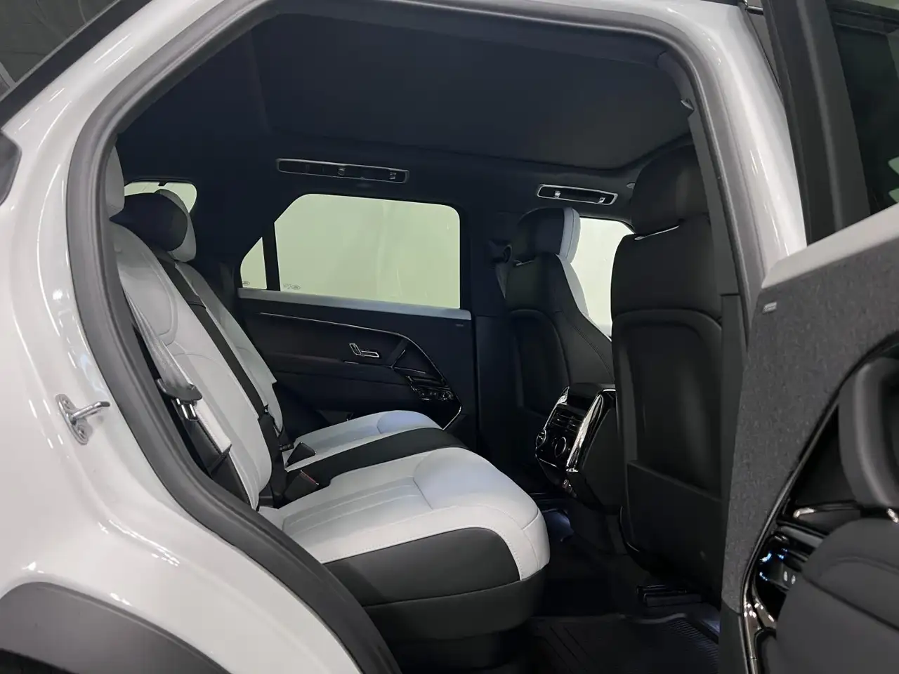 Land Rover Range Rover Sport снимка Land Rover Range Rover Sport