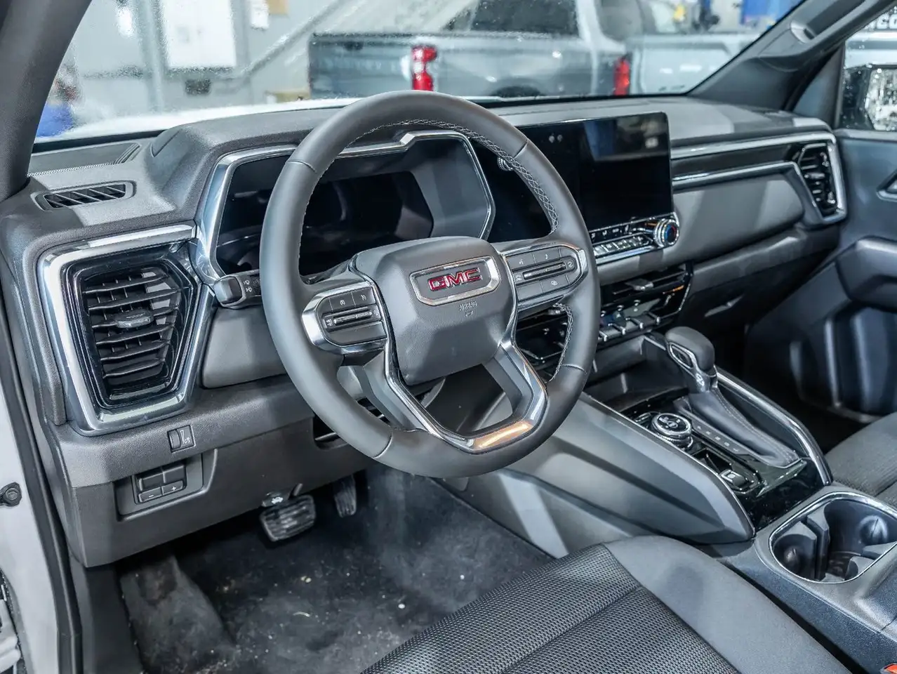 GMC Canyon снимка GMC Canyon