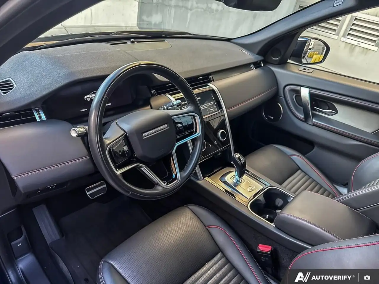 Land Rover Discovery Sport снимка Land Rover Discovery Sport