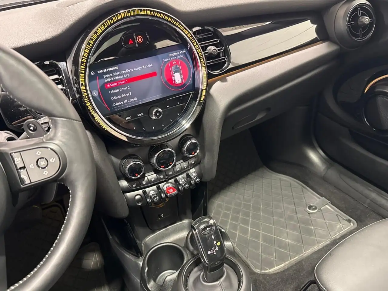 MINI 3 Door снимка MINI 3 Door