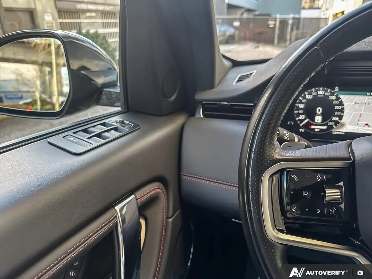 Land Rover Discovery Sport снимка Land Rover Discovery Sport